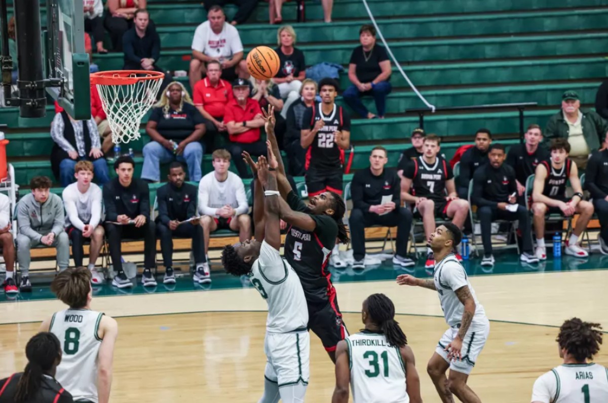 Austin Peay's basketball team clinched no less than a share of the 2026 Atlantic Sun Conference Regular-Season Championship in a 65-61 win against Jacksonville at Swisher Gymnasium, Feb. 21, 2026, in Jacksonville, Florida. (Alex Allard, APSU Athletics)