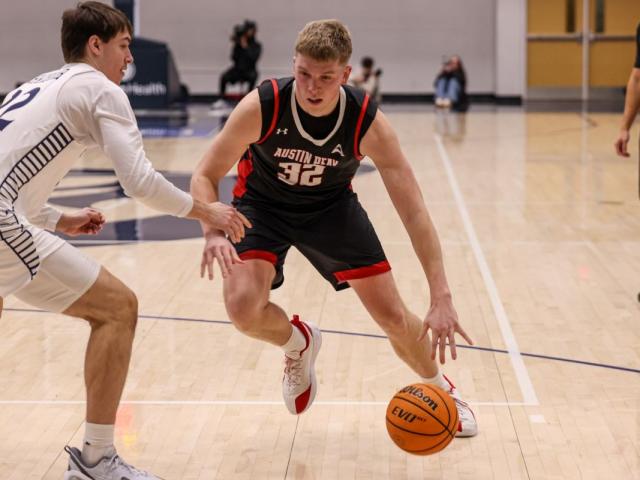 The Austin Peay men's basketball team defeated Queens at Curry Arena in Charlotte, NC, on Feb. 11, 2026. Photo by Alex Allard, APSU Athletics.