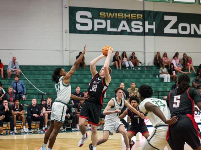 The Austin Peay men's basketball team defeated Jacksonville on Saturday, February 21, 2026. Photo by Alex Allard, APSU Athletics.