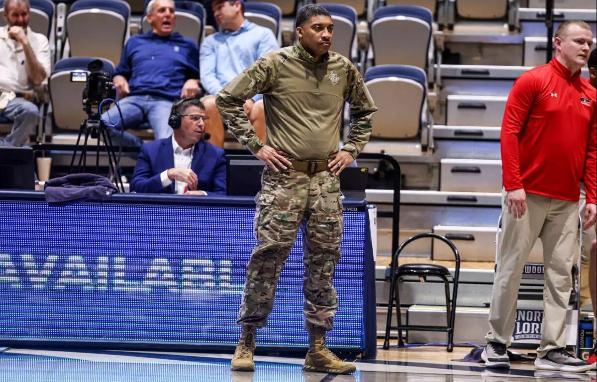 Austin Peay's basketball team defeated North Florida 77-76, Feb. 19, 2026, at UNF Arena in Jacksonville, Florida. Photo by Alex Allard, APSU Athletics.