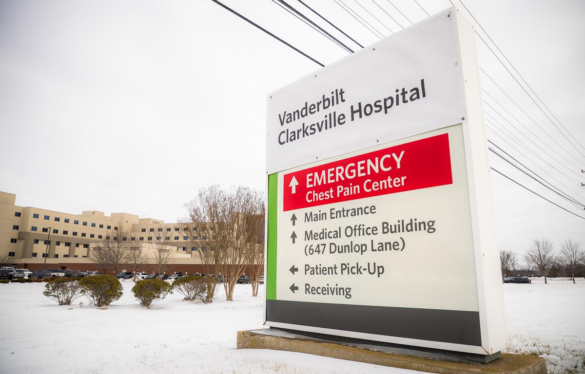 New temporary signage for Vanderbilt Clarksville Hospital on Feb. 2, 2026. (Wesley Irvin)