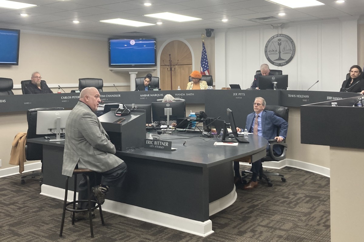 Jeff Loyd addressing the Clarksville City Council on Thursday, Feb. 5, 2026. (Christian Brown)
