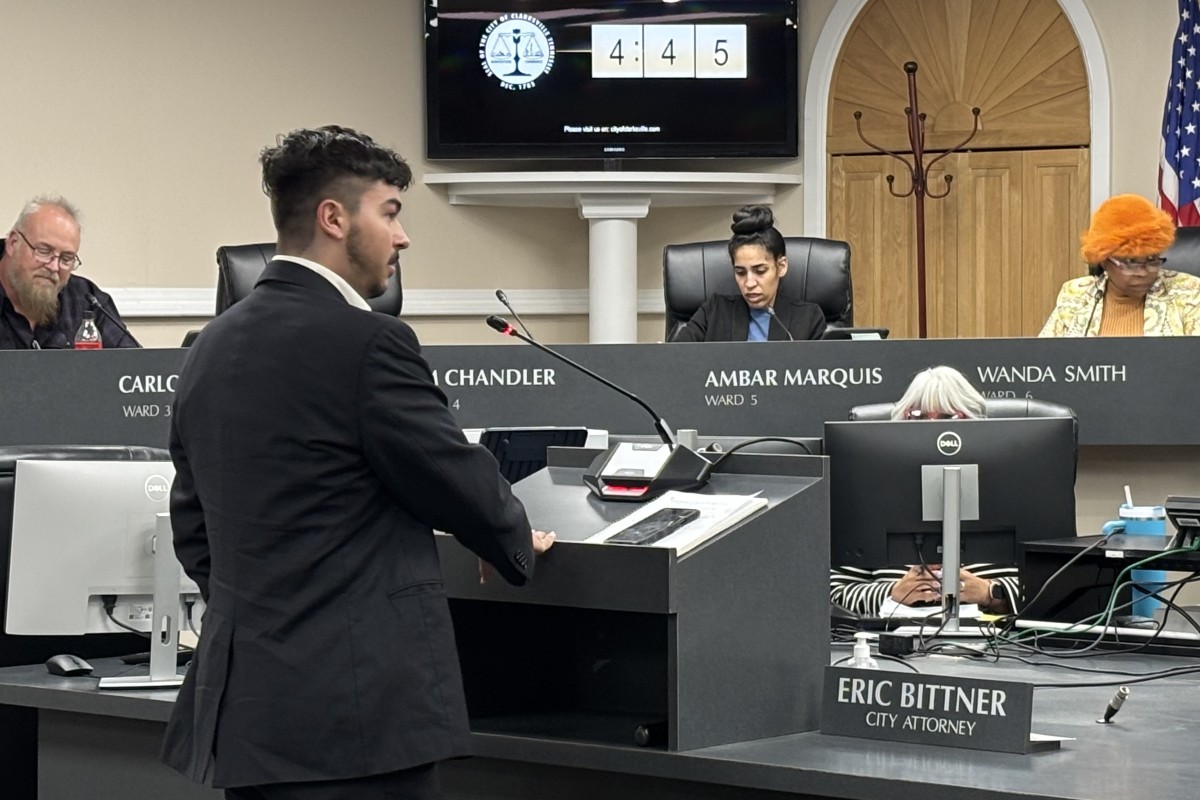 David Upchurch addressing the Clarksville City Council on Thursday, Feb. 5, 2026. (William Arvin)