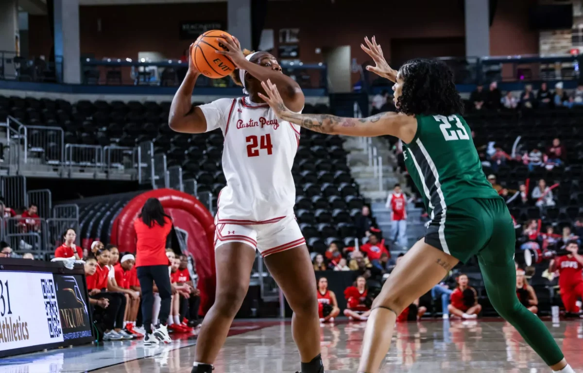 Austin Peay's women's basketball team fell to Jacksonville on Jan. 31, at F&M Bank Arena in Clarksville, TN. Photo by Camille Blaylock, APSU Athletics.
