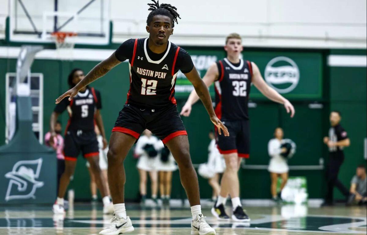Austin Peay State University's basketball team earned its sixth-straight win following an 81-69 victory over Stetson, Jan. 10, 2026, in DeLand, Florida. Photo by Alex Allard, APSU Athletics.