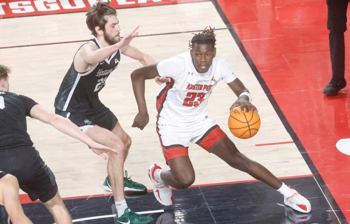 Austin Peay defeated Stetson 73-65 in Atlantic Sun Conference action Fridaym January 23, 2026, on Gary Mathews Court in F&M Bank Arena. Photos by Robert Smith | APSU Athletics