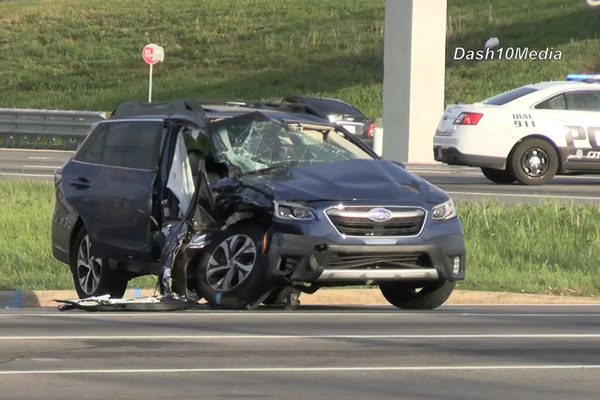 Two vehicles crashed at 101st Airborne Division Parkway and Peachers Mill Road on April 15, 2026. (Enrique Hernandez, Dash 10 Media)