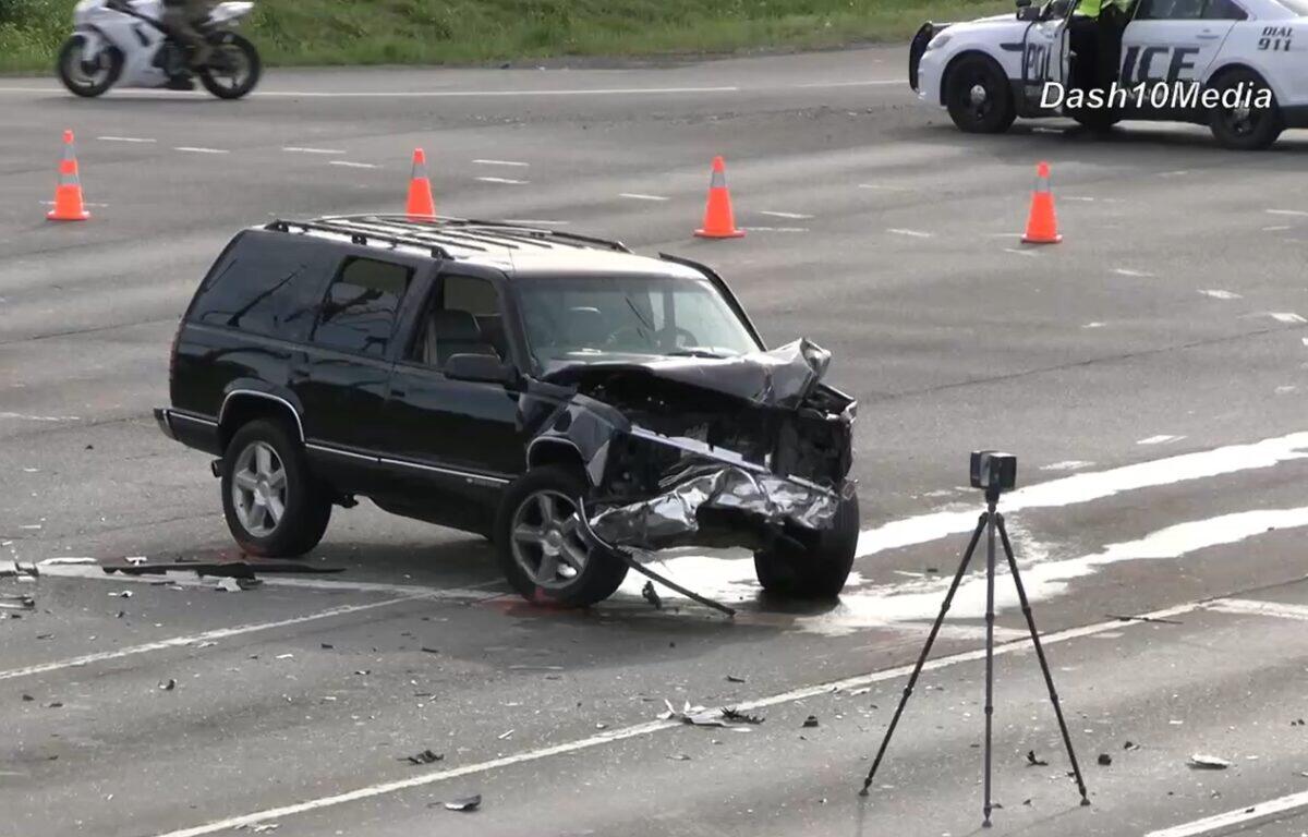 Two vehicles crashed at 101st Airborne Division Parkway and Peachers Mill Road on April 15, 2026. (Enrique Hernandez, Dash 10 Media)