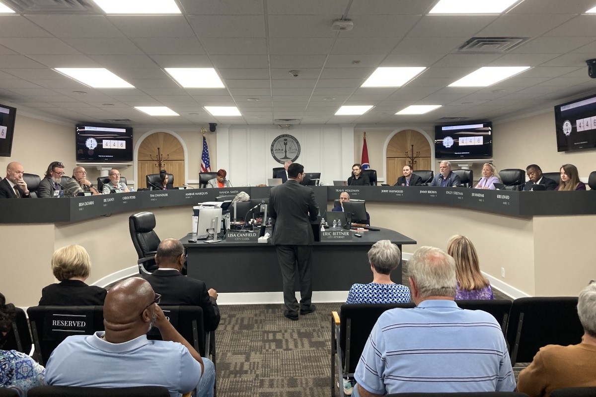 Rustom Khouri addressing the Clarksville City Council on April 2, 2026. (Christian Brown)