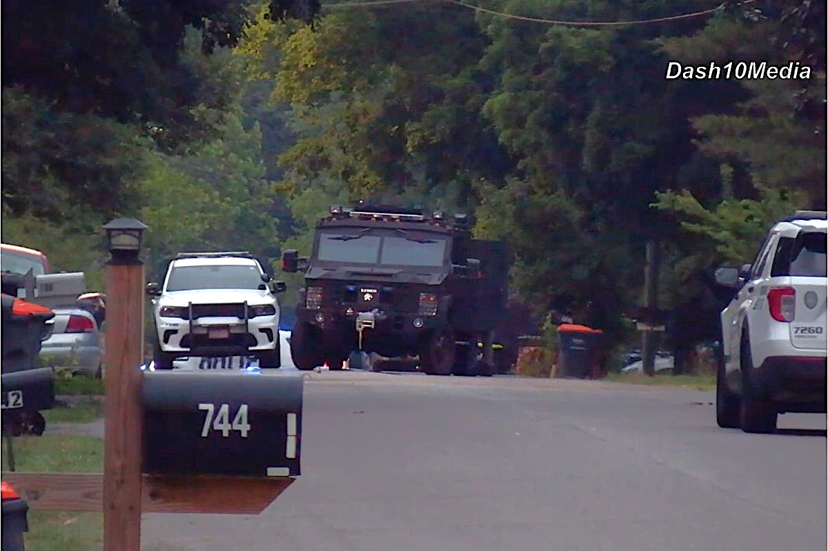 Police perimeter on Monroe Street on May 27, 2026. (Enrique Hernandez, Dash 10 Media)