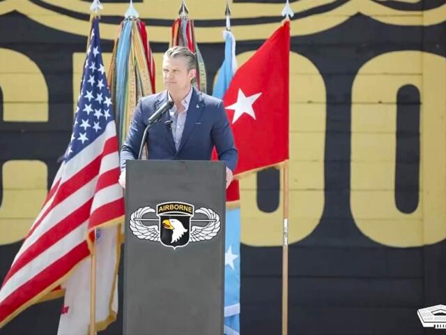 Secretary of War Pete Hegseth awards Purple Heart medals during a pinning ceremony at the Sabalauski Air Assault School at Fort Campbell, Kentucky on May 18, 2026. (Contributed, Department of War)