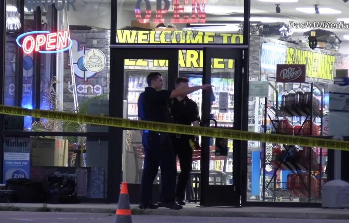 Clarksville Police investigate a stabbing at EZ Market on Boy Scout Road on June 30, 2026. (Enrique Hernandez, Dash 10 Media)