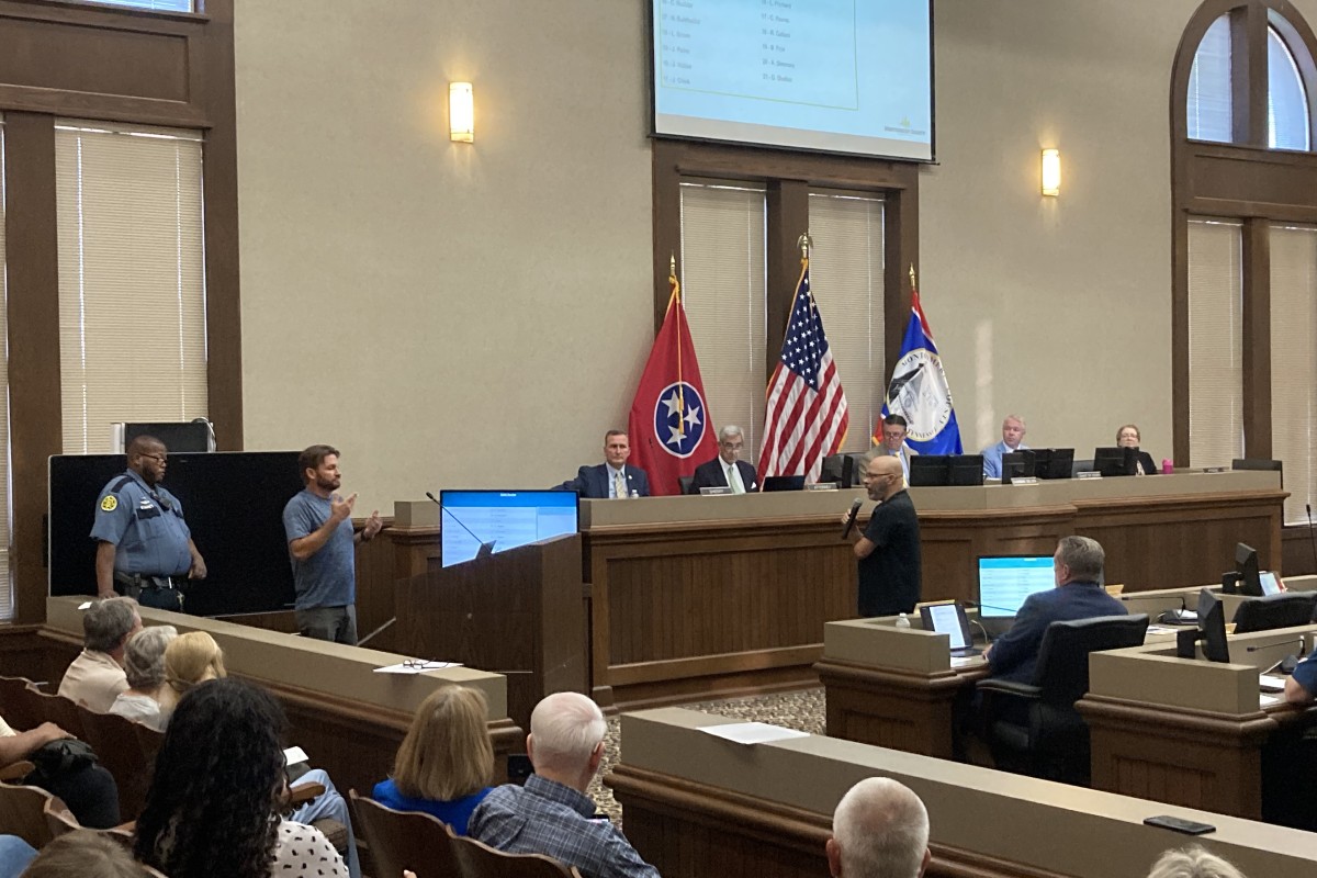 Deaf resident addresses County Commission on limitation to First Amendment rights