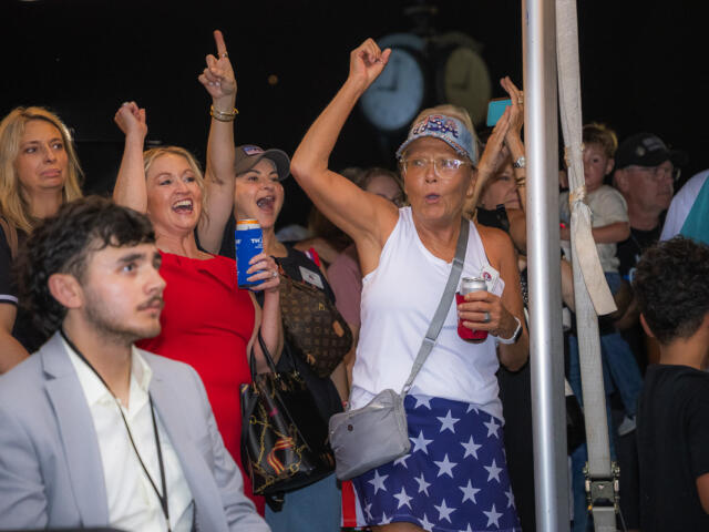 MOCO Republican watch party at Clyde's of Clarksville on August 6, 2026 (Wesley Irvin).