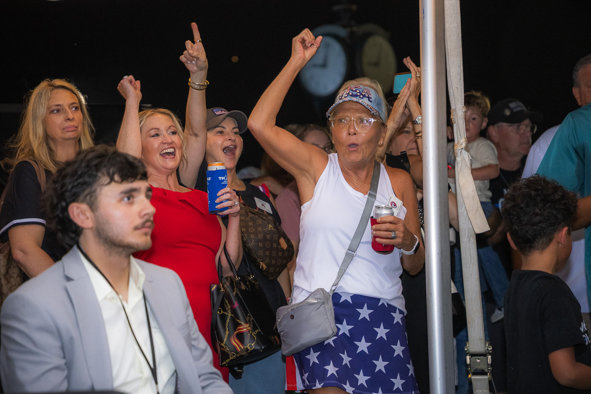 MOCO Republican watch party at Clyde's of Clarksville on August 6, 2026 (Wesley Irvin).
