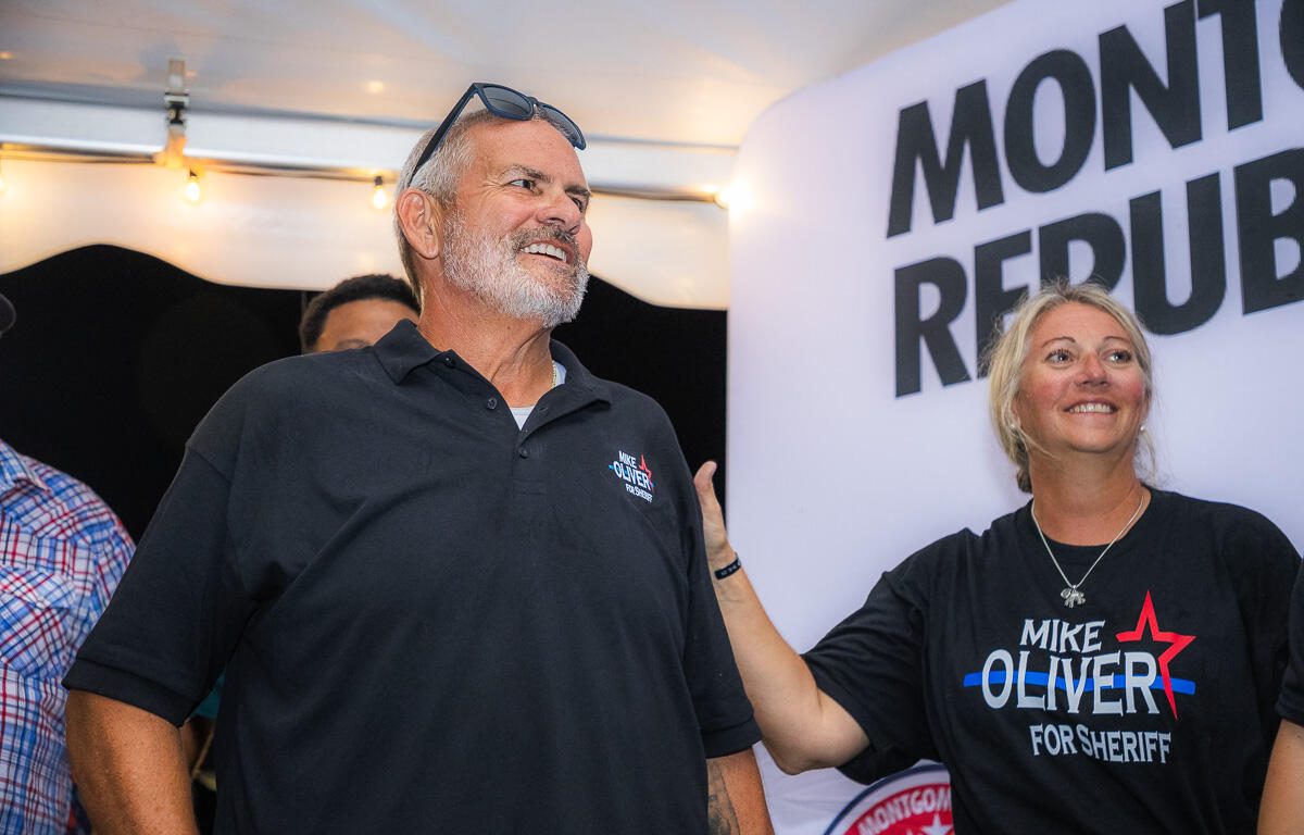 Mike Oliver at the MOCO Republican watch party at Clyde's of Clarksville on August 6, 2026 (Wesley Irvin).
