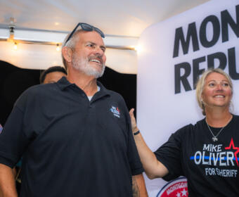 Mike Oliver at the MOCO Republican watch party at Clyde's of Clarksville on August 6, 2026 (Wesley Irvin).