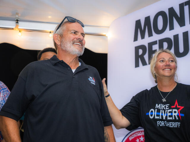 Mike Oliver at the MOCO Republican watch party at Clyde's of Clarksville on August 6, 2026 (Wesley Irvin).