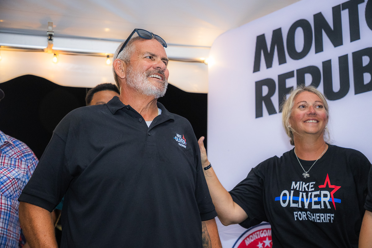Mike Oliver at the MOCO Republican watch party at Clyde's of Clarksville on August 6, 2026 (Wesley Irvin).