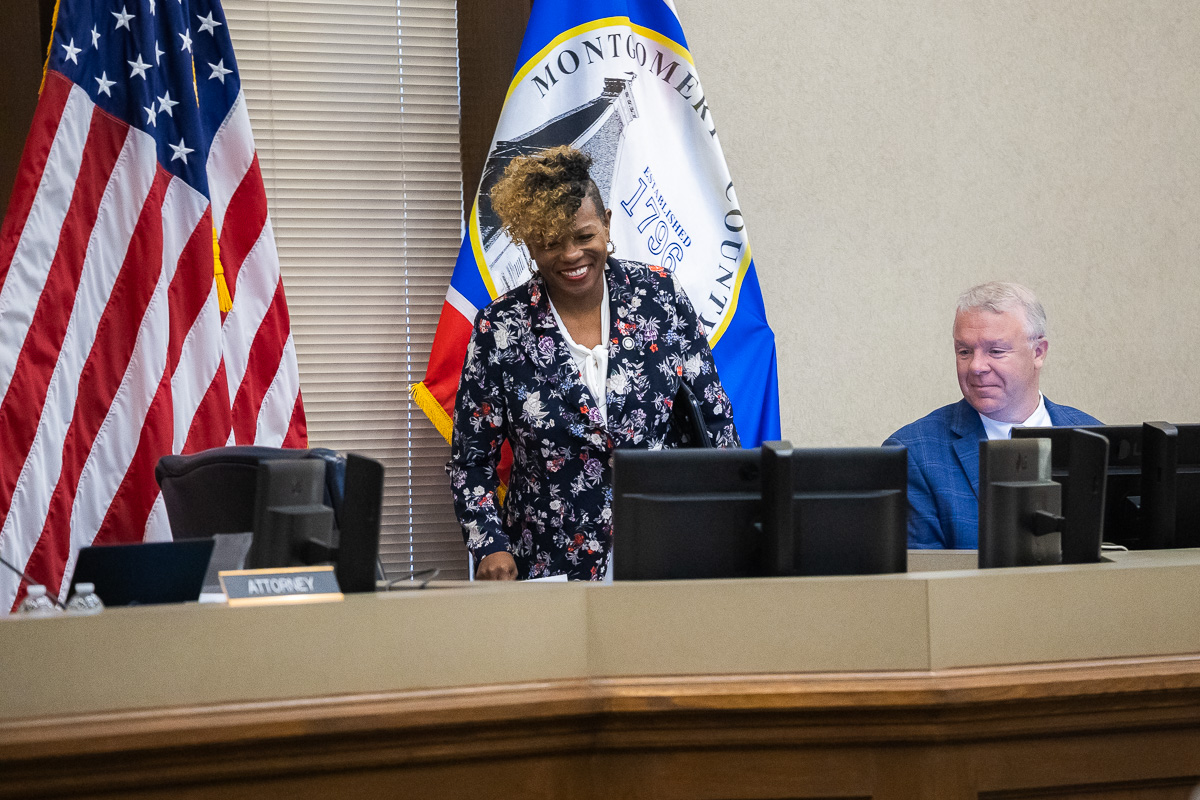 Democrat-led County Commission votes 11-10 to replace Mayor Golden as chair