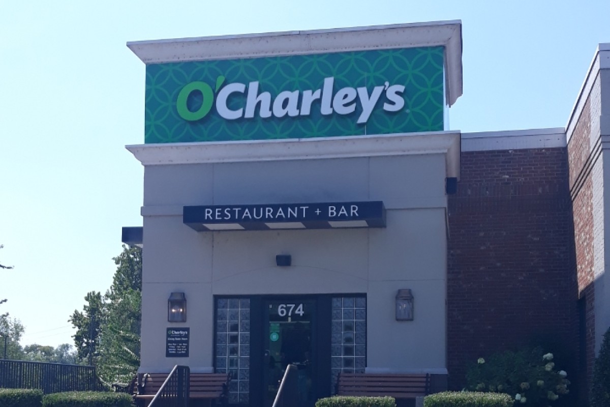 O'Charley's location in Clarksville at 674 N Riverside Dr. (Lee Erwin)