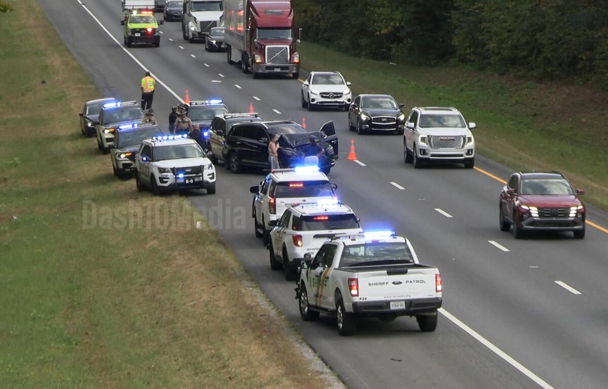 A suspect fled a wreck on Interstate 24 in Montgomery County on Oct. 1, 2026. (Enrique Hernandez, Dash 10 Media)