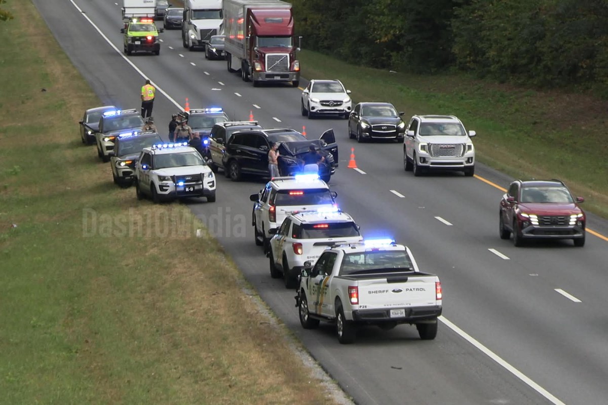 A suspect fled a wreck on Interstate 24 in Montgomery County on Oct. 1, 2026. (Enrique Hernandez, Dash 10 Media)