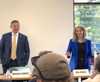 Allie Phillips and Michael Lankford attend the Clarksville Voices for Education Forum at the Clarksville-Montgomery North Branch Library on Sept. 30, 2026 (Patricia Galarza)