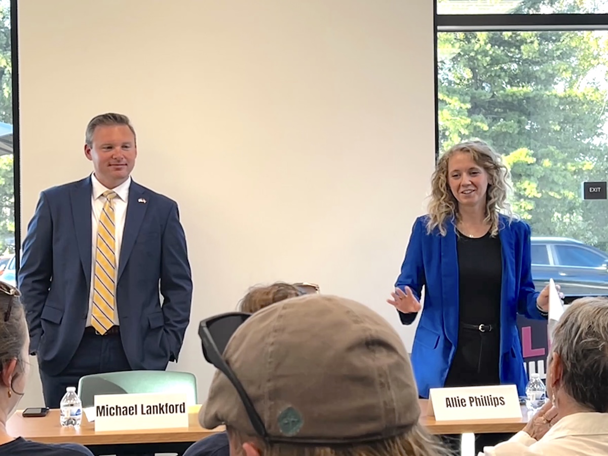 Allie Phillips and Michael Lankford attend the Clarksville Voices for Education Forum at the Clarksville-Montgomery North Branch Library on Sept. 30, 2026 (Patricia Galarza)