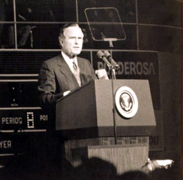 President George H.W. Bush speaks at the Austin Peay State University Dunn Center on Sept. 29, 1992. (Photo by David R. Elliott, 1993 APSU yearbook)