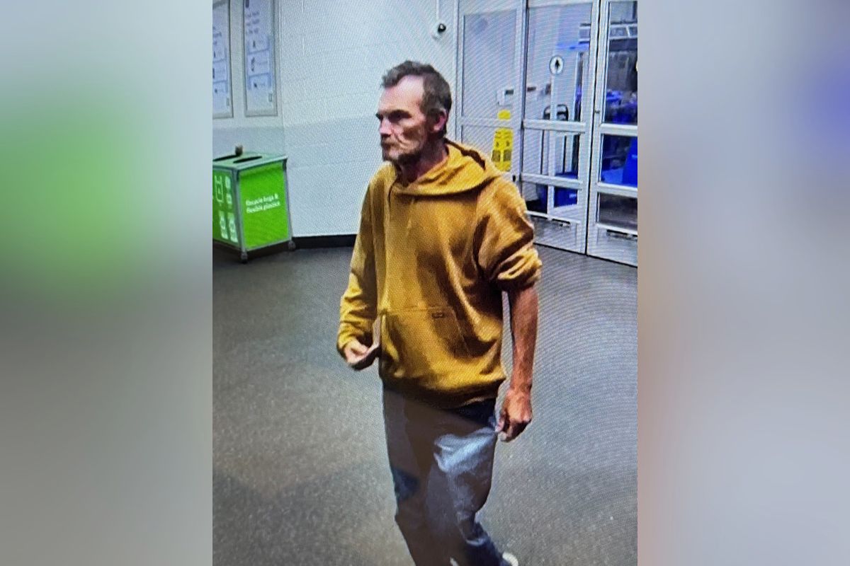 Person of interest in CPD burglary of a business investigation. (CPD, Contributed)