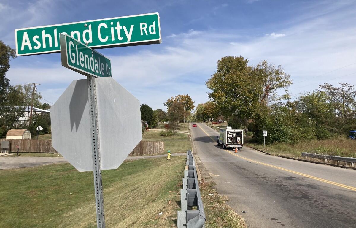 Intersection of State Route 12 and Glendale Drive in Clarksville on Oct. 26, 2026. (Christian Brown)