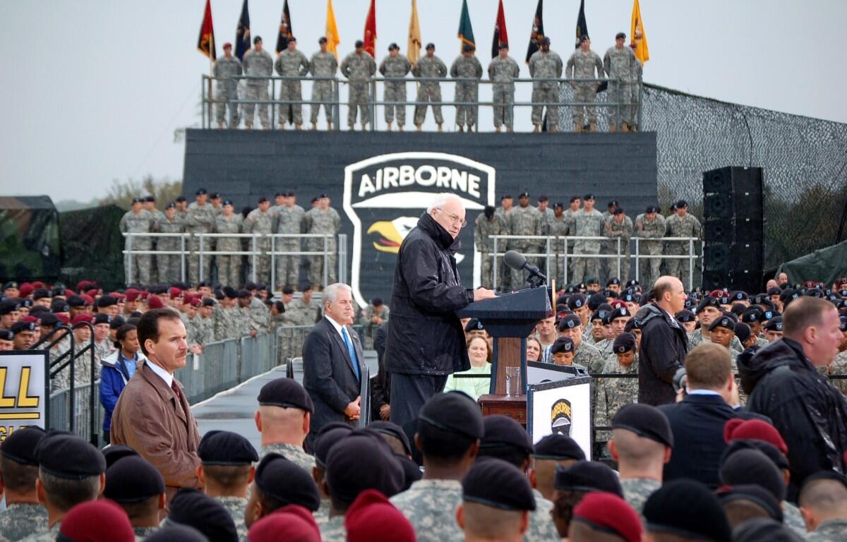 Vice President Richard "Dick" Cheney visits Fort Campbell in October 2006. (U.S. Army photo)