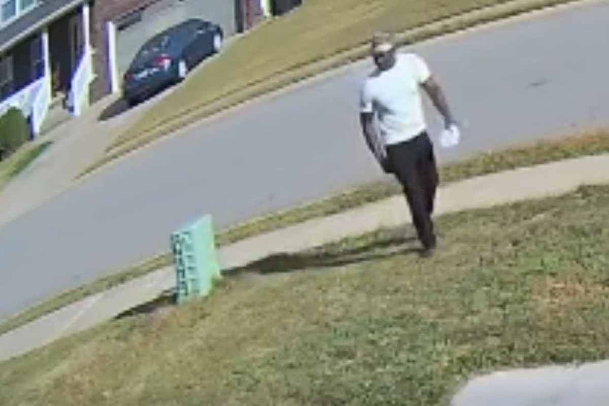 Surveillance image of a possible suspect in a burglary on Andersonville Drive on Oct. 24, 2026. (CPD, contributed)