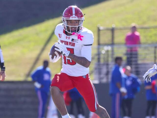Denver Harper runs with the ball against West Georgia on Saturday, October 17, 2026. (Knox Rives, APSU Athletics).